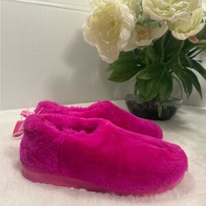 UGG
Women's UGG Classic Cozy Bootie
Slipper in Rock Rose.